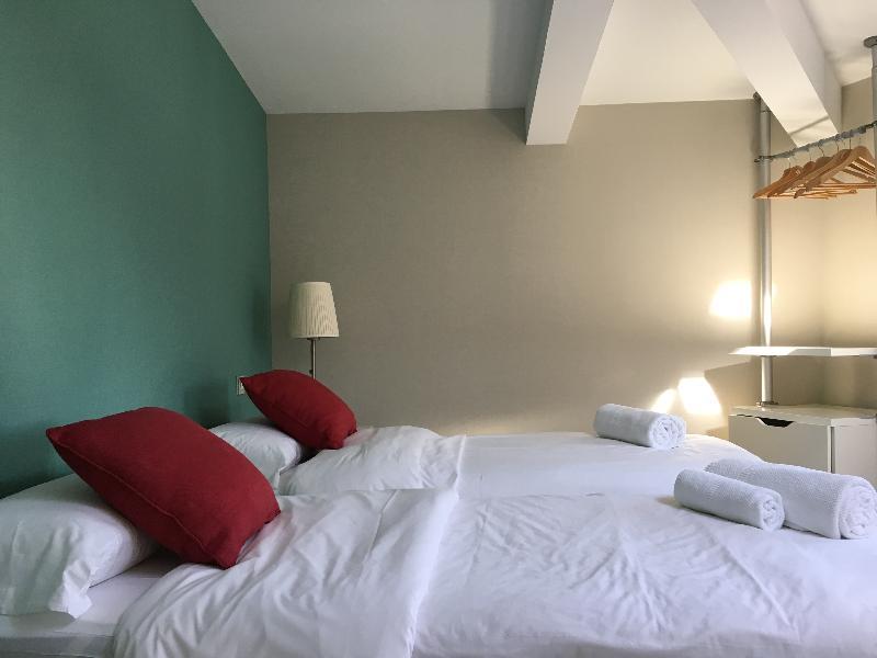 Apartamentos Cruz Мадрид Экстерьер фото